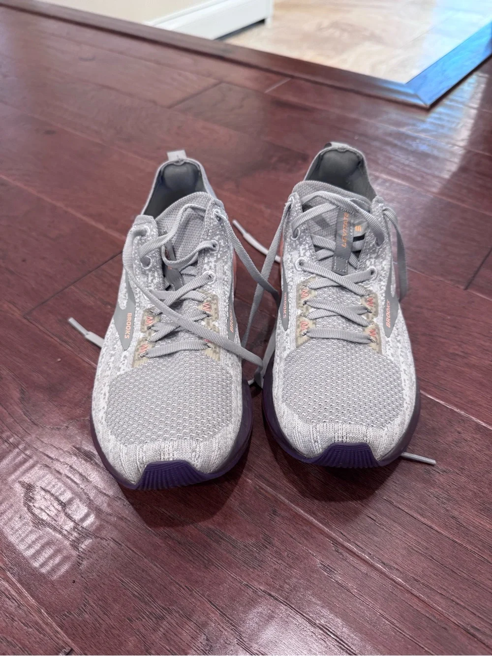 Brooks Women's Gray and Purple Athletic Shoes